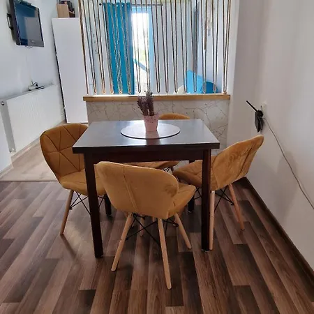 Apartment A&b *
